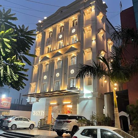 Hotel Sarvin Lucknow Buitenkant foto
