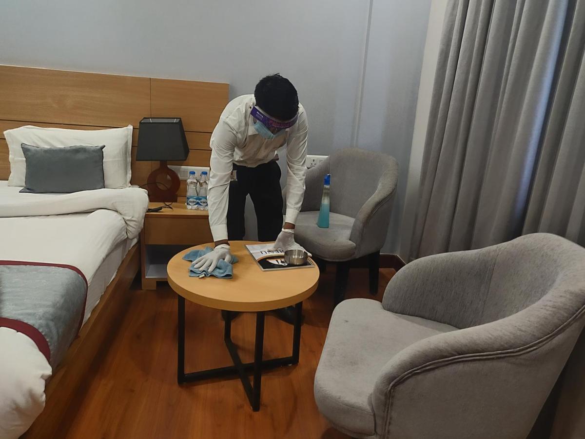 Hotel Sarvin Lucknow Buitenkant foto
