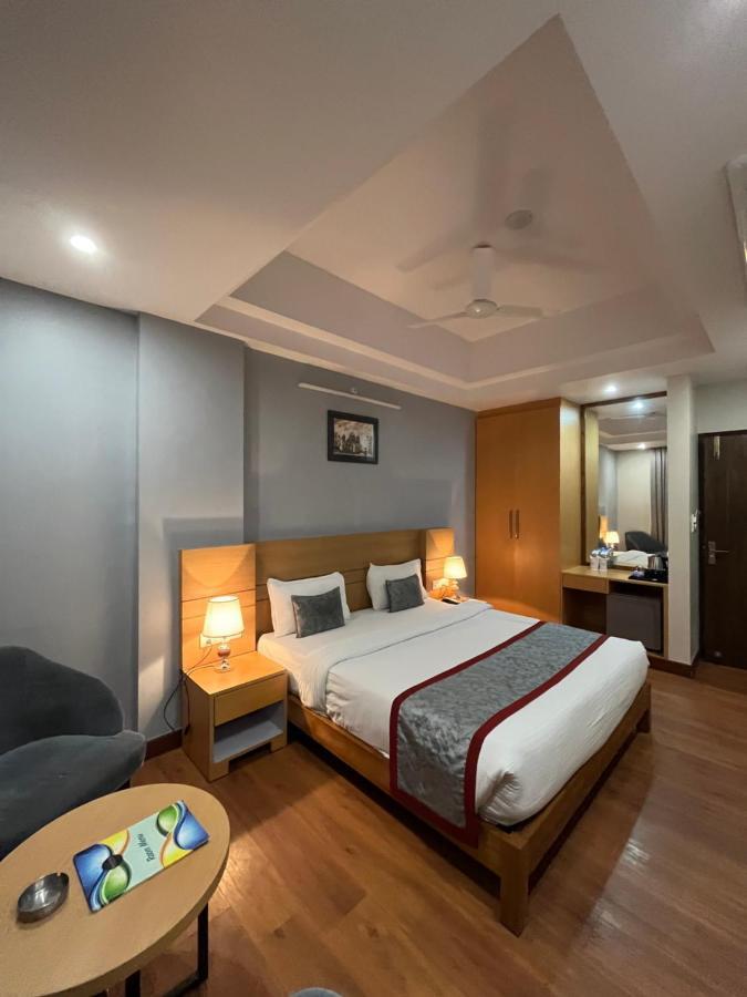 Hotel Sarvin Lucknow Buitenkant foto